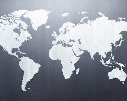 Schilderij - Wereldkaart op schoolbord, 120x60, Premium print