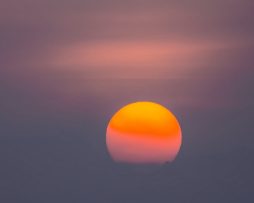 Schilderij - Zonsondergang, Fel Oranje Gloed, Premium Print, wanddecoratie