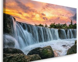Schilderij - Waterval in Indonesië bij zonsondergang, premium print