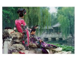 Kunstdruk Basil Pao - Garden of Fragrant Light 80x60cm